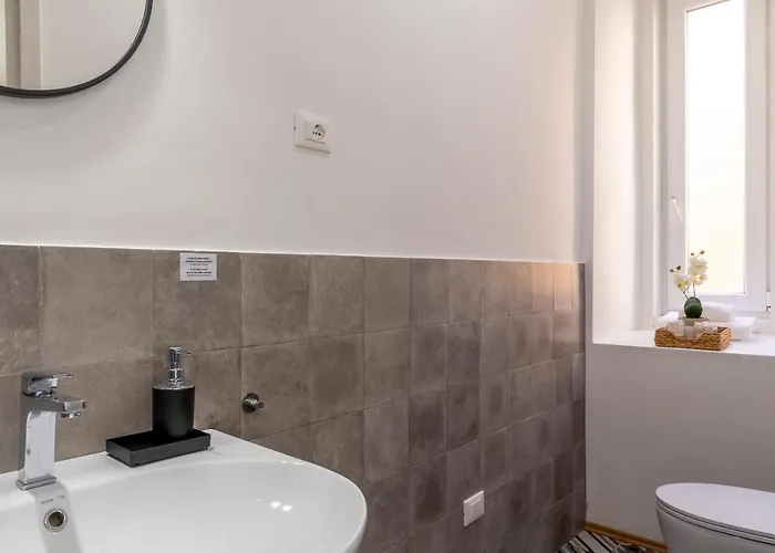 Lovely Guest-room With Private Bathroom *