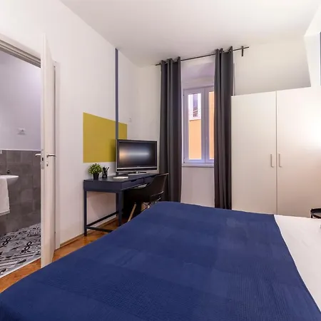 Lägenhet Lovely Guest-room With Private Bathroom