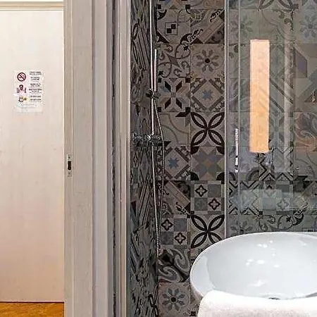 Lovely Guest-room With Private Bathroom *