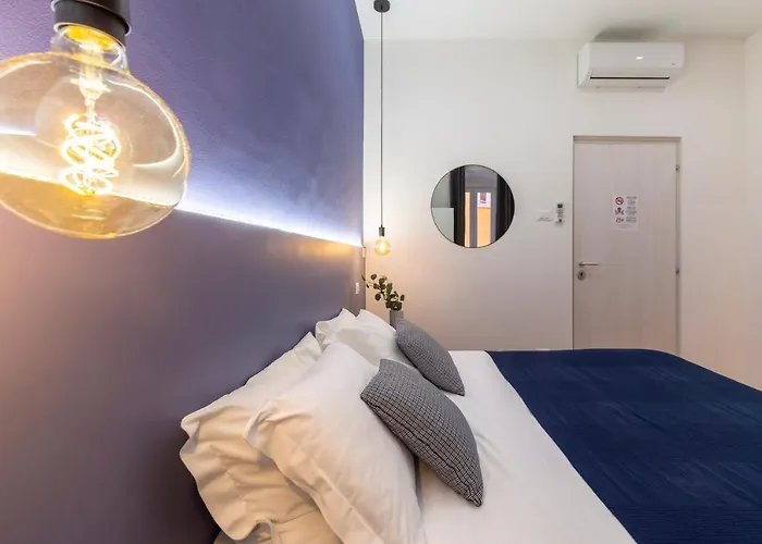 Lovely Guest-room With Private Bathroom