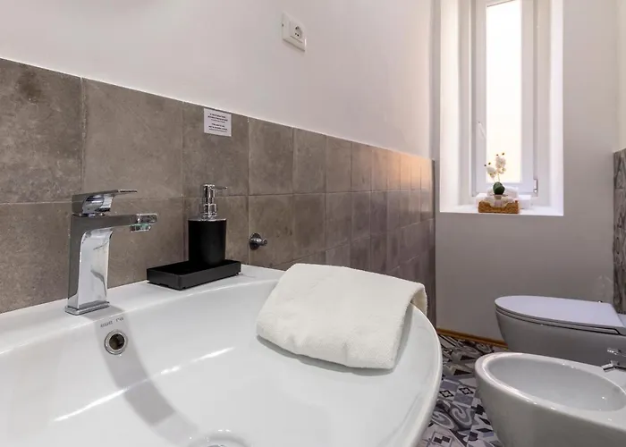 Lovely Guest-room With Private Bathroom